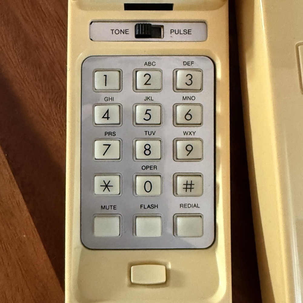 Unisonic 6430 Corded Landline Telephone Yellow Vintage 1994 Push Button WallDesk - Picture 3 of 6